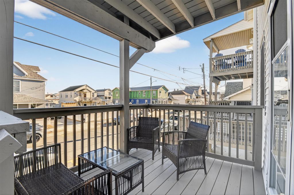 Photo of 230 W Magnolia Street #1, Wildwood, NJ 08260 (MLS # 260287)
