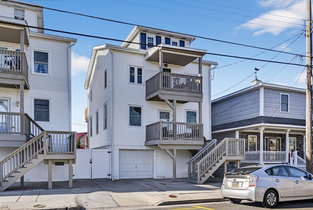 Photo of 230 W Magnolia Street #1, Wildwood, NJ 08260 (MLS # 260287)