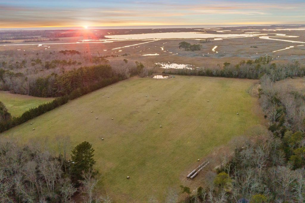 Photo of 851 Route 47 Dr, South Dennis, NJ 08210 (MLS # 253525)