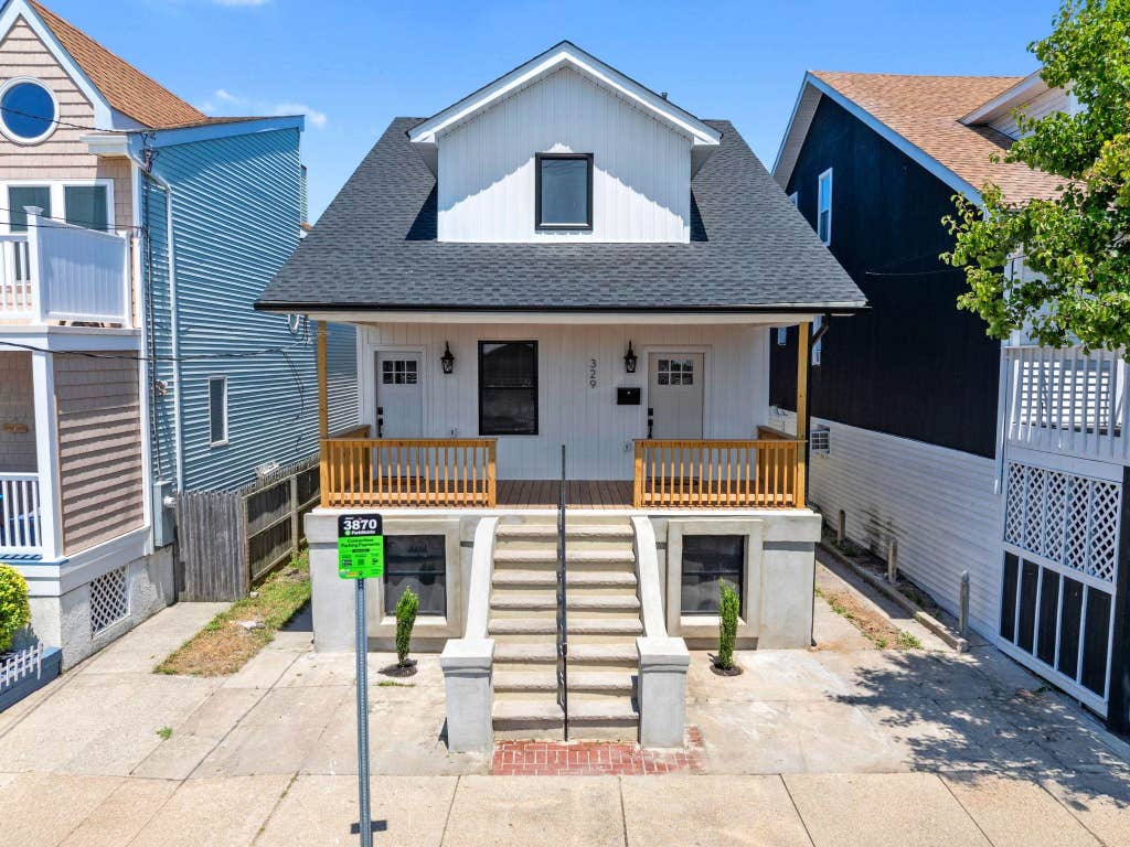 Photo of 329 E Montgomery Avenue, Wildwood, NJ 08260 (MLS # 261845)