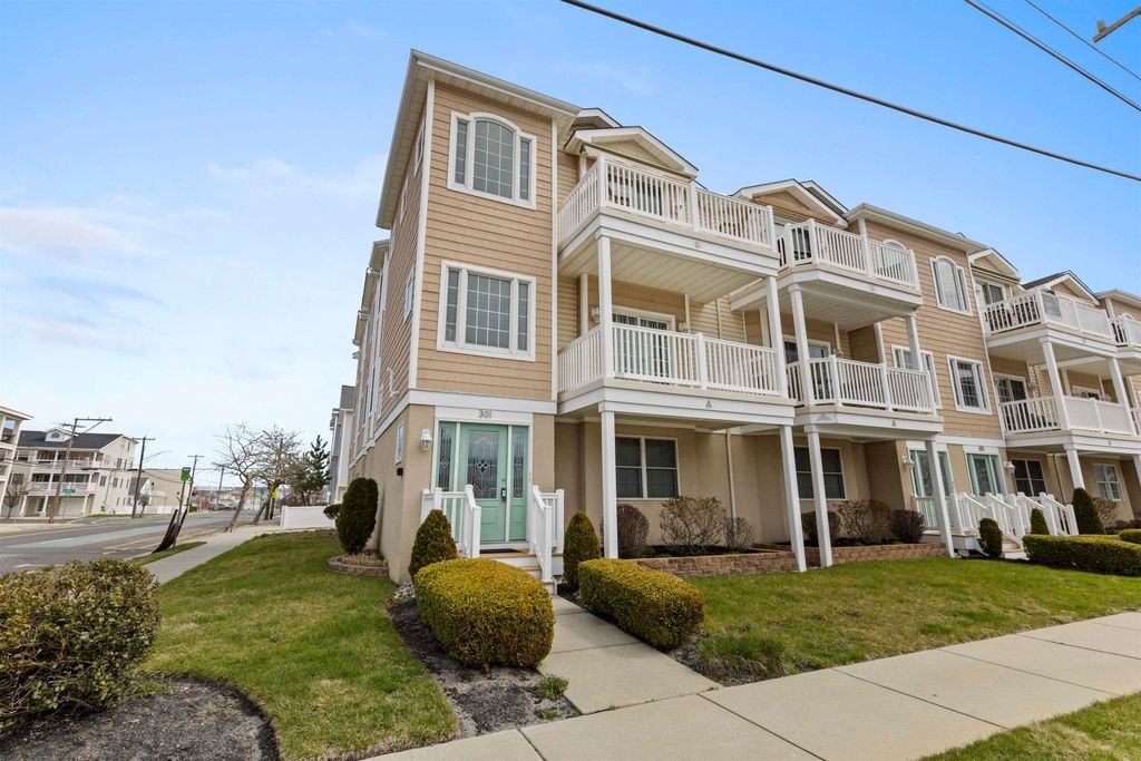 Photo of 301 E Bennett Avenue #B, Wildwood, NJ 08260 (MLS # 260815)