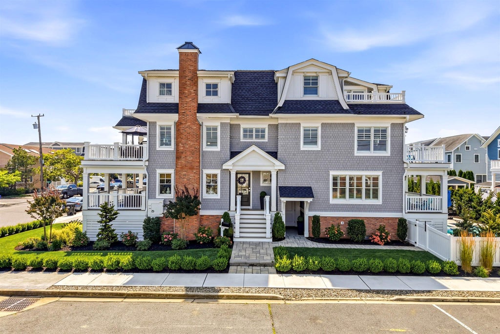 Photo of 188 33rd Street, Avalon, NJ 08202 (MLS # 261939)