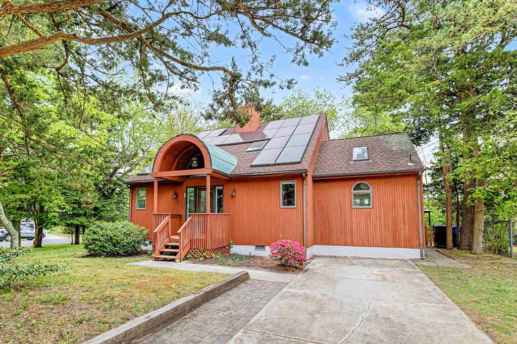 Photo of 31 Ventnor Avenue, Beesleys Point, NJ 08223 (MLS # 261271)