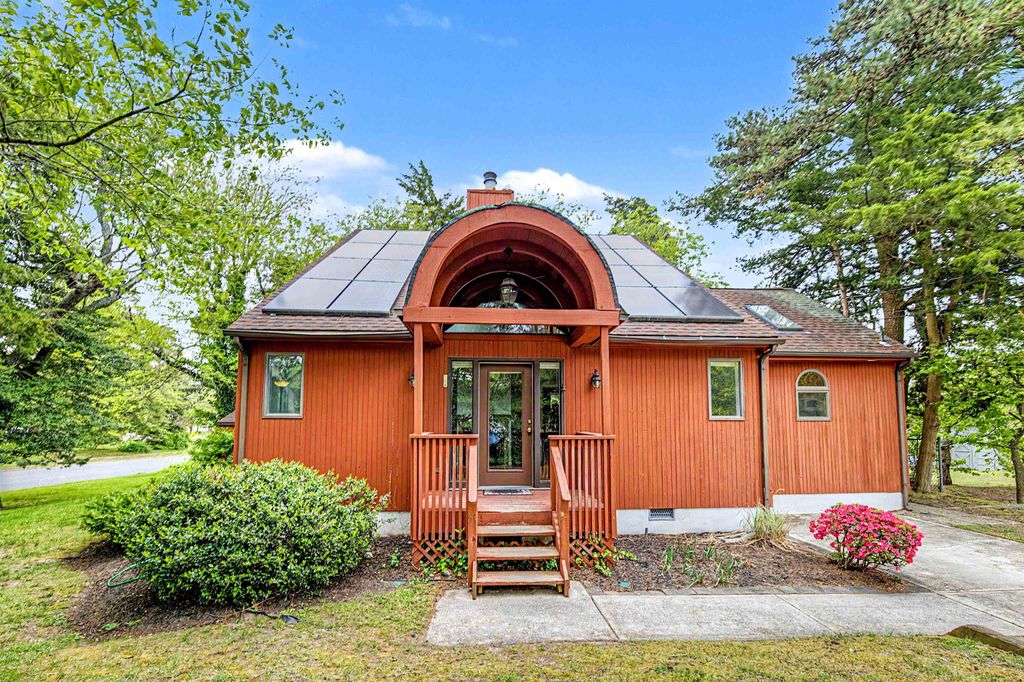 Photo of 31 Ventnor Avenue, Beesleys Point, NJ 08223 (MLS # 261271)