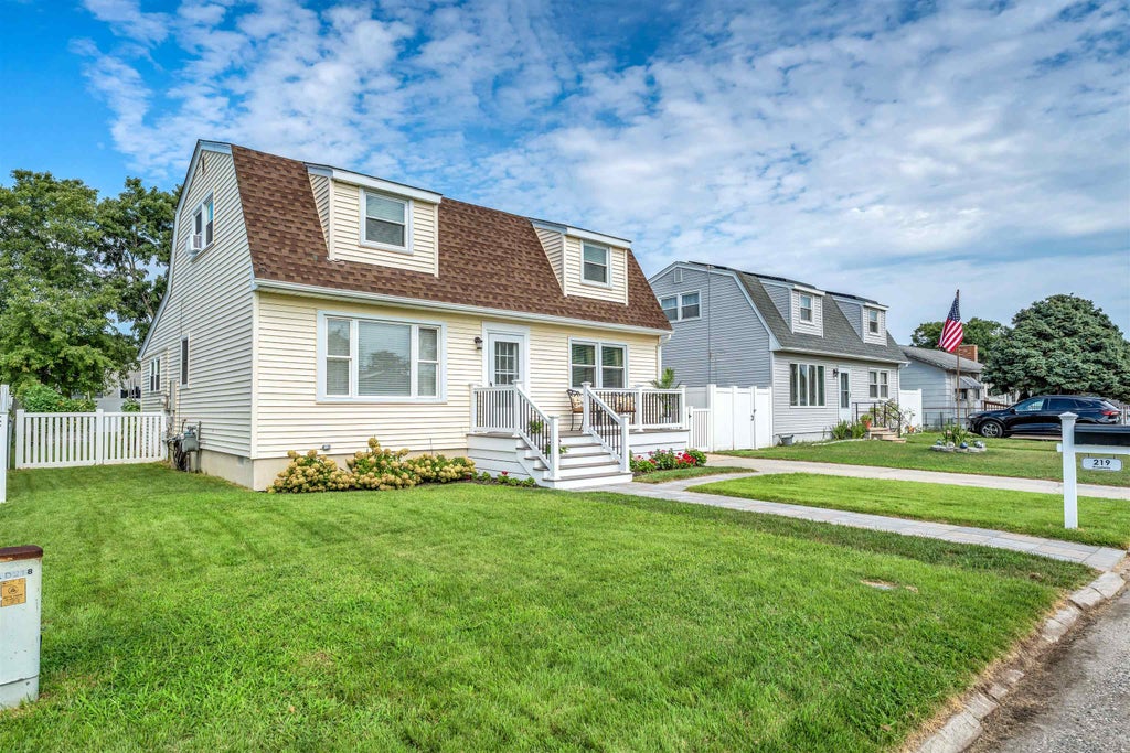 Photo of 219 Broadway, Villas, NJ 08251 (MLS # 262485)