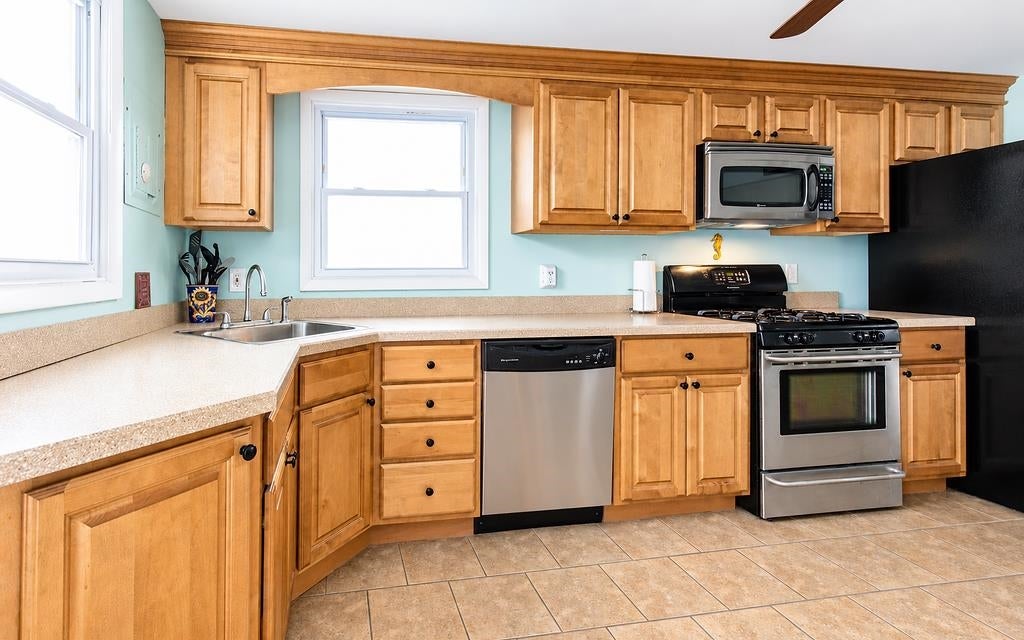 317 E Topeka Avenue 3