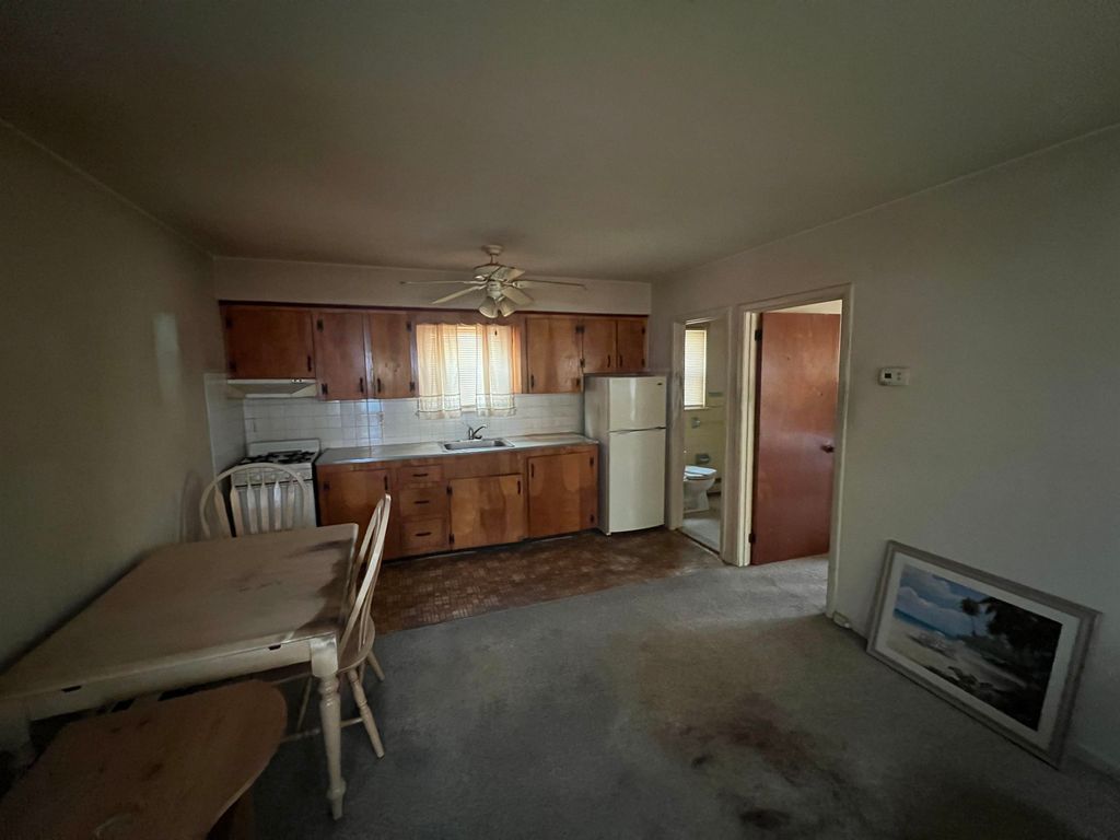 Photo of 115-117 W Poplar Avenue, Wildwood, NJ 08260 (MLS # 260794)