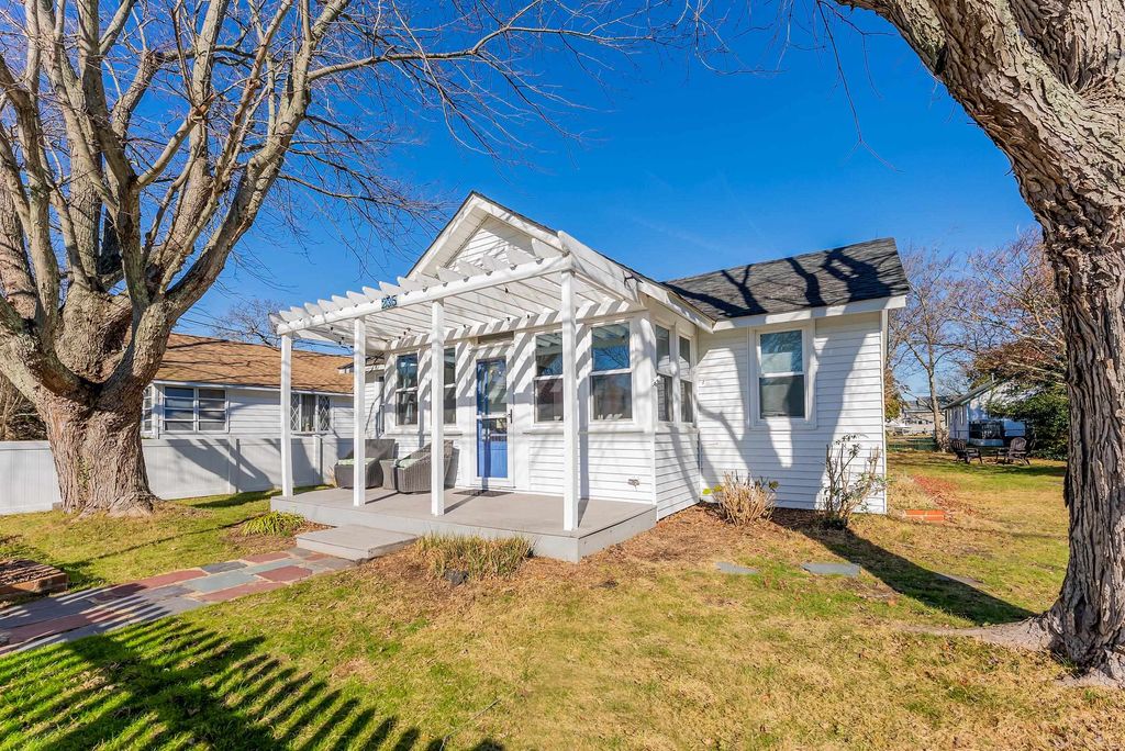 Photo of 235 W Bates Avenue, Villas, NJ 08251 (MLS # 253484)