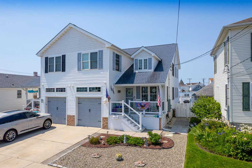 Photo of 124 W Palm Rd Road #124, Wildwood Crest, NJ 08260 (MLS # 262171)