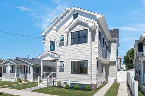 Photo of 117 E Syracuse Avenue, Wildwood Crest, NJ 08260 (MLS # 252474)