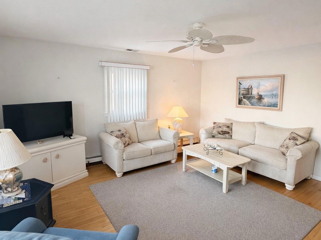 Photo of 116 E Pittsburgh Avenue, Wildwood Crest, NJ 08260 (MLS # 260336)