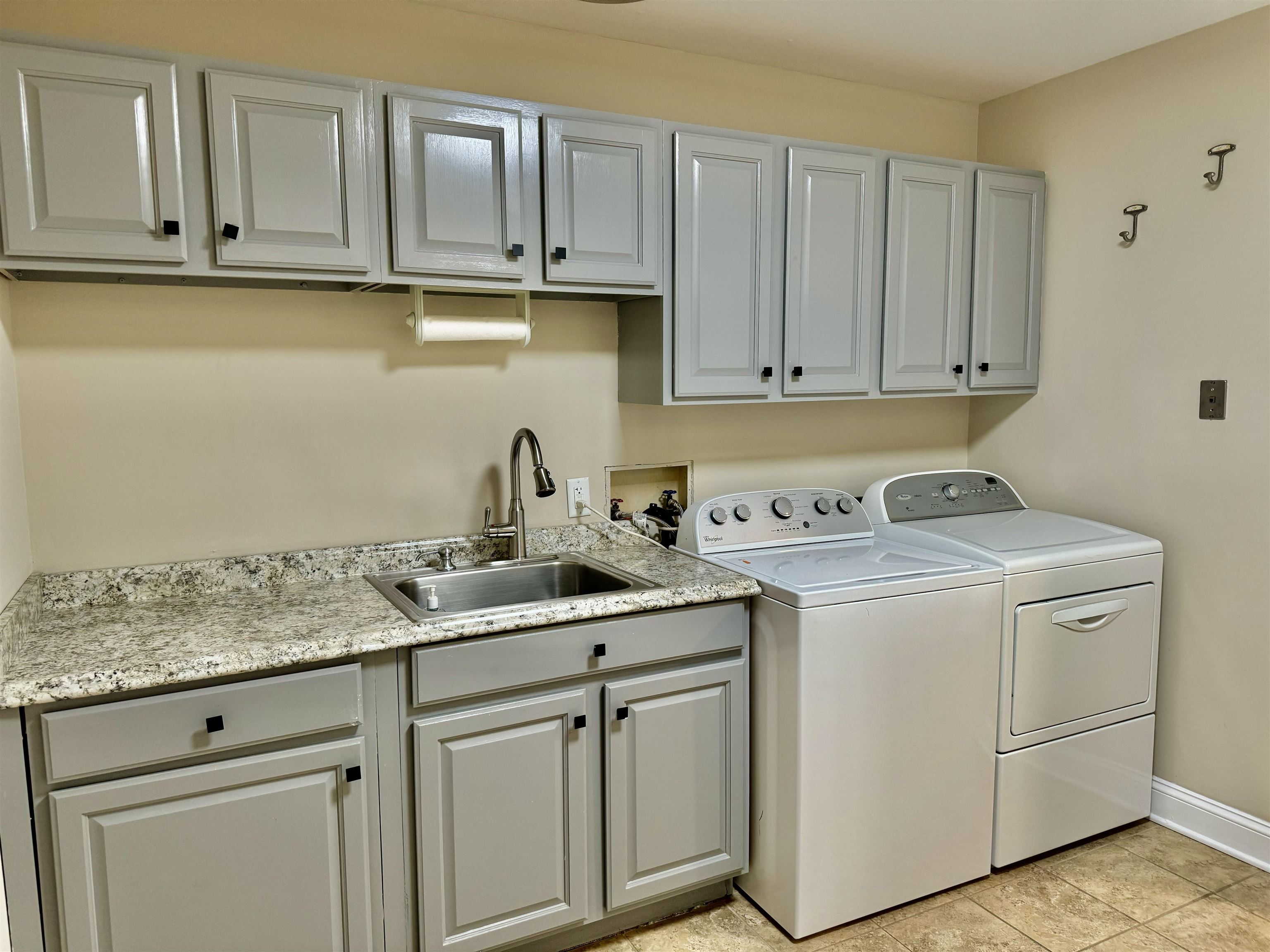 Erma, New Jersey 08204, United States, 4 Bedrooms Bedrooms, ,4 BathroomsBathrooms,Residential,Pending,52539