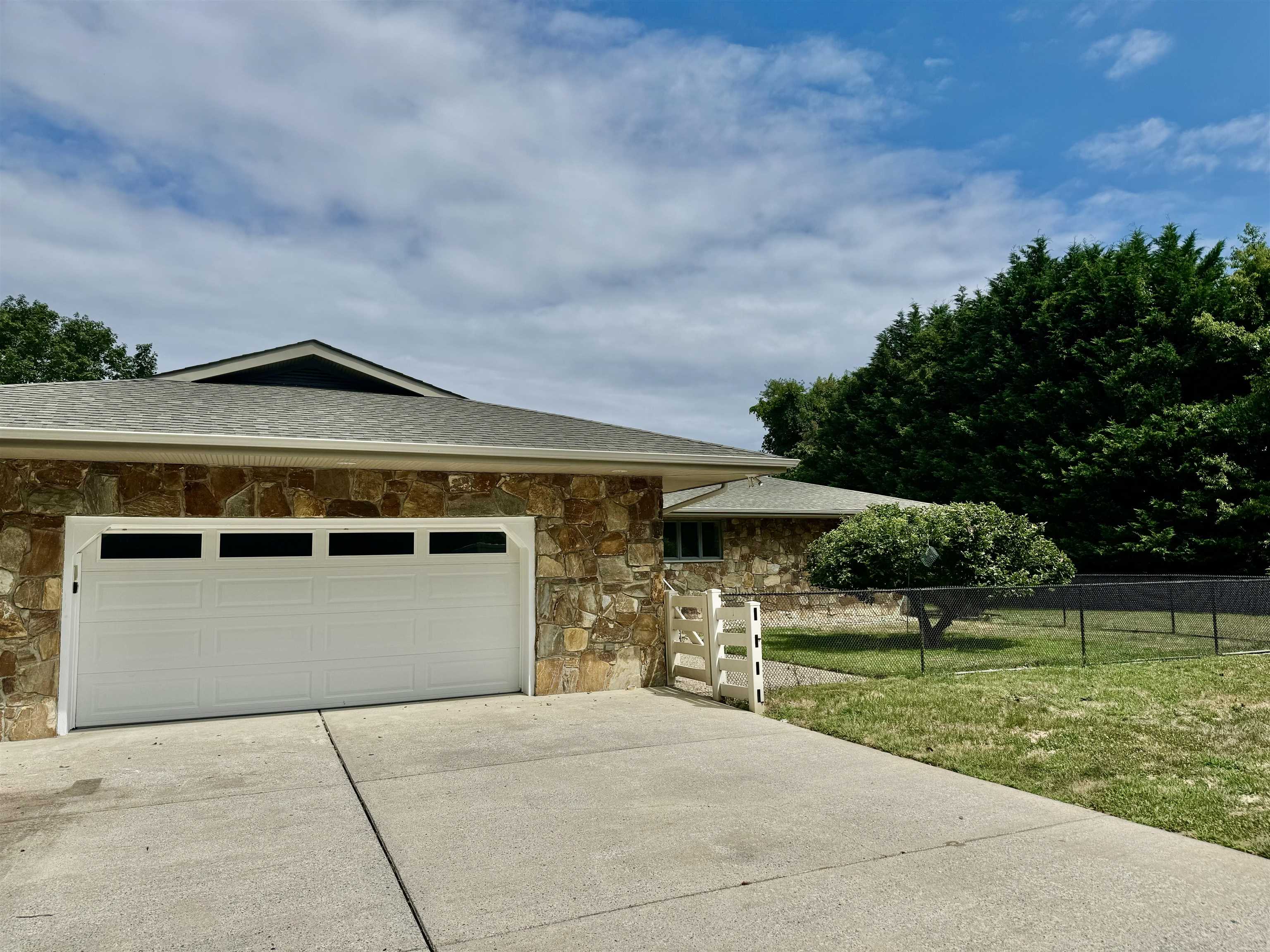 Erma, New Jersey 08204, United States, 4 Bedrooms Bedrooms, ,4 BathroomsBathrooms,Residential,Pending,52539