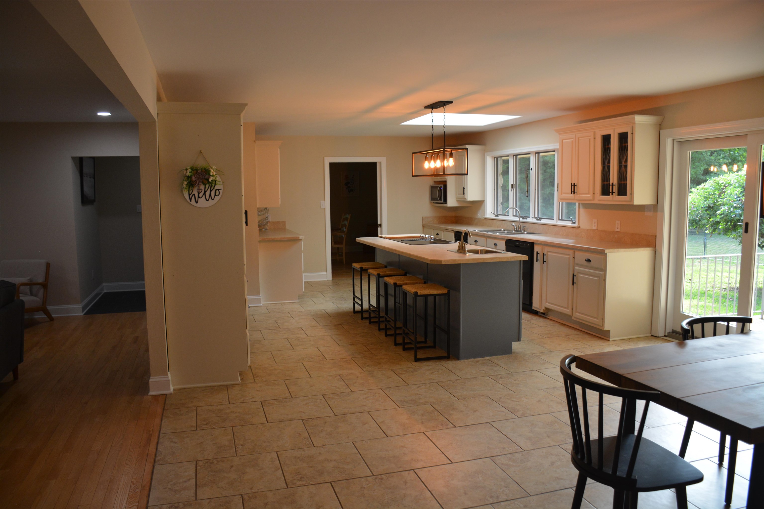 Erma, New Jersey 08204, United States, 4 Bedrooms Bedrooms, ,4 BathroomsBathrooms,Residential,Pending,52539