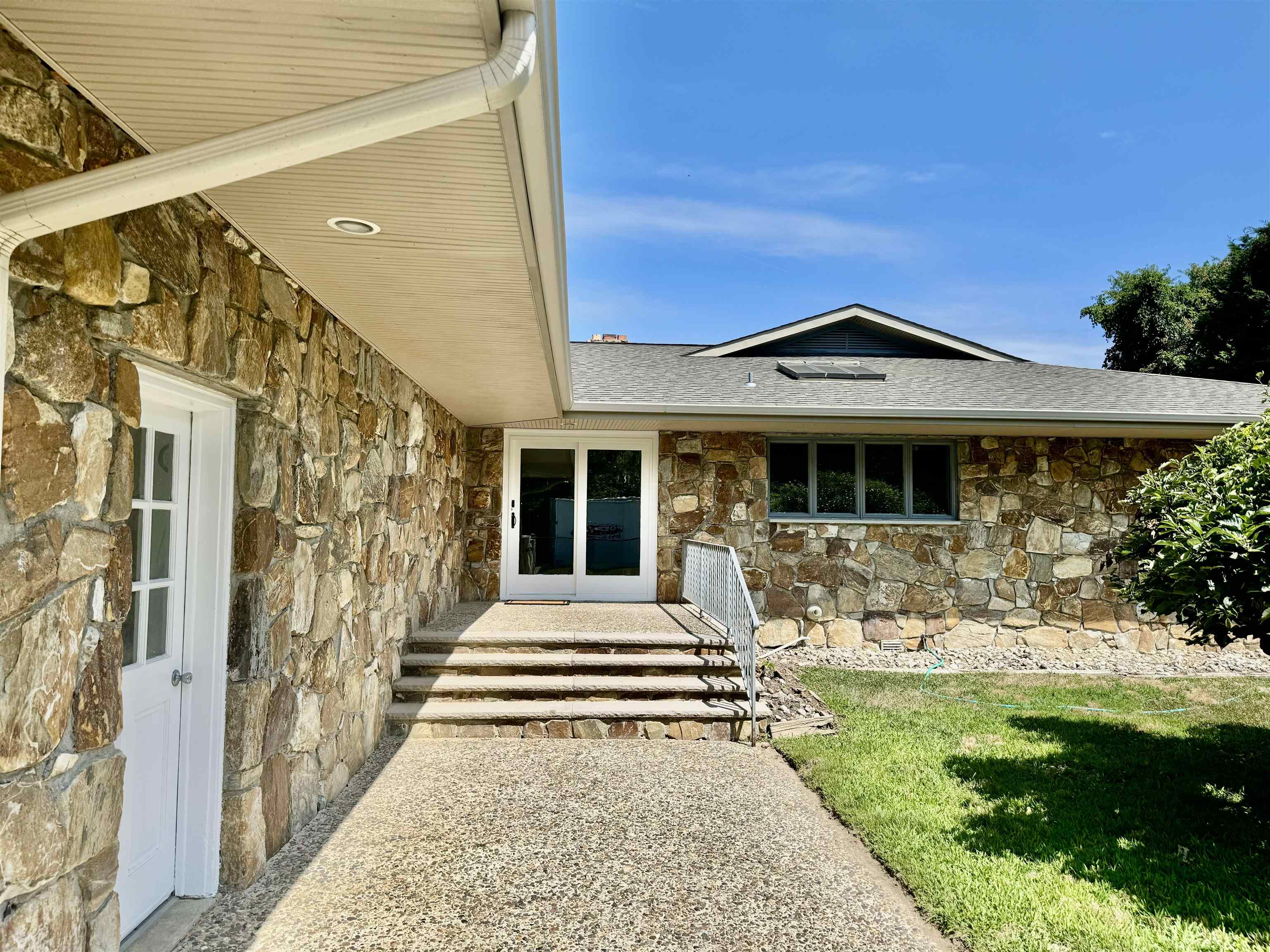 Erma, New Jersey 08204, United States, 4 Bedrooms Bedrooms, ,4 BathroomsBathrooms,Residential,Pending,52539