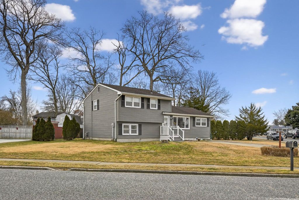 Photo of 200 Willow Drive, North Cape May, NJ 08204 (MLS # 260029)