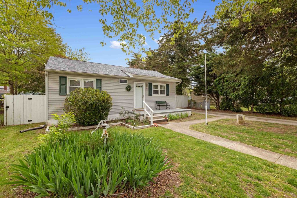 Photo of 10 N 15th Street, Del Haven, NJ 08251 (MLS # 261423)