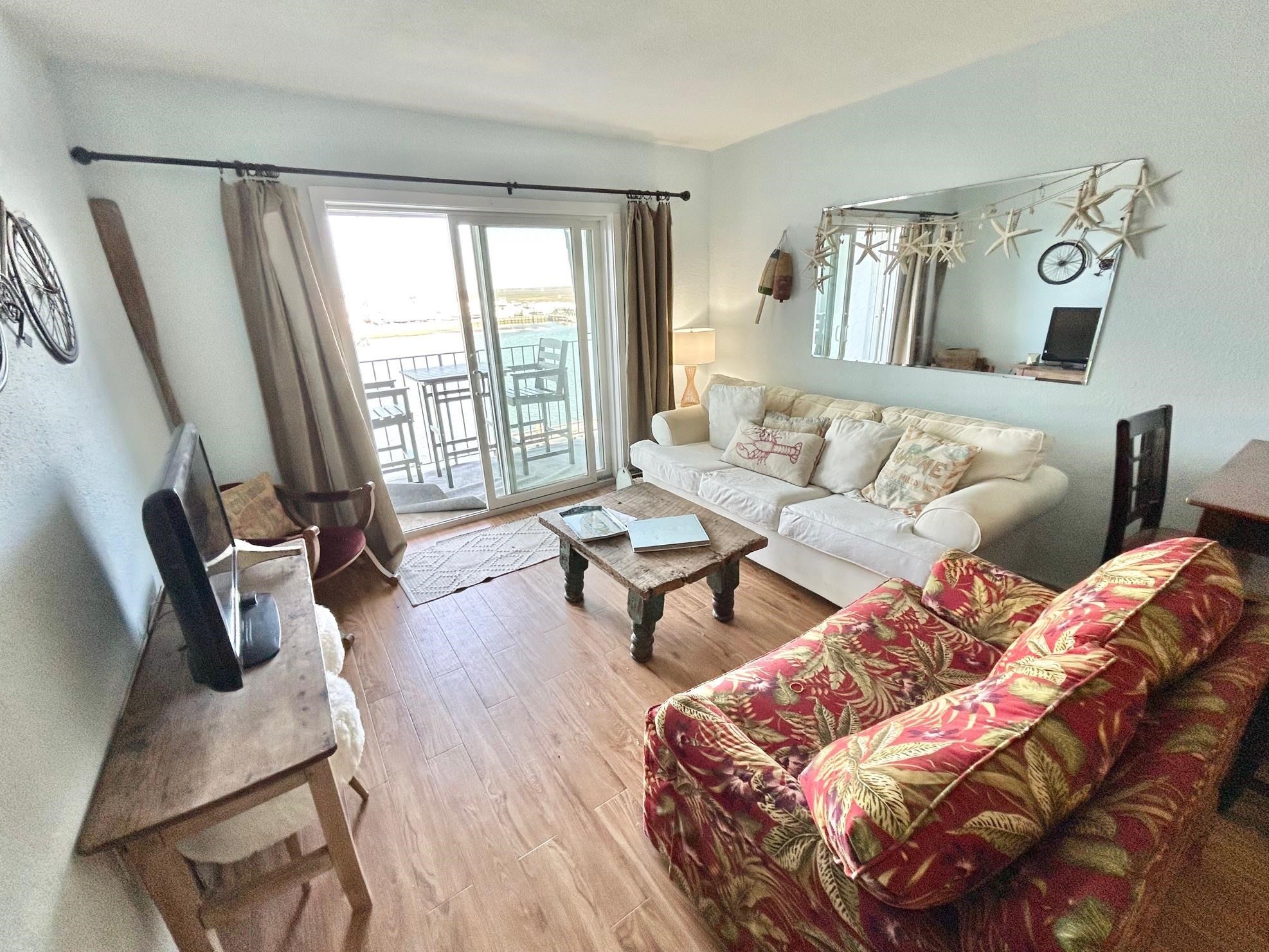 9511 Sunset Drive 404