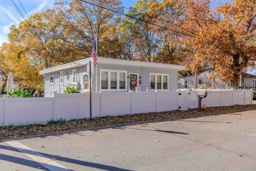 Photo of 226 E New York Avenue, Villas, NJ 08251 (MLS # 253358)