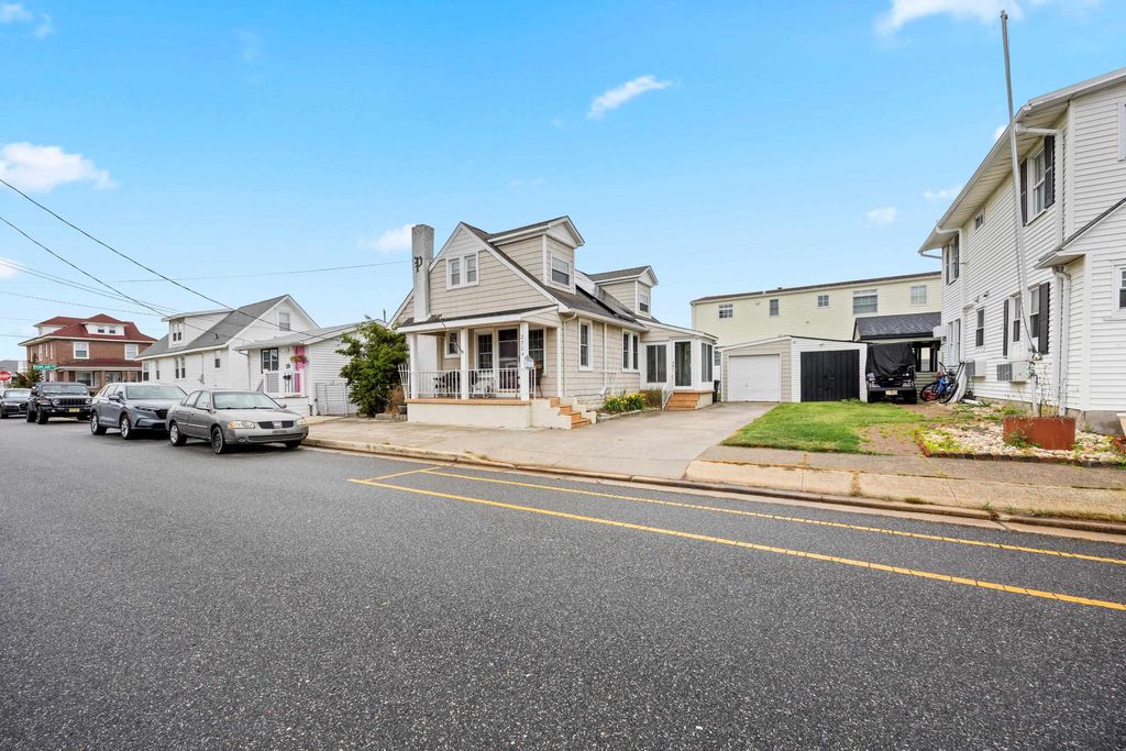Photo of 2704 Hudson Avenue, Wildwood, NJ 08260 (MLS # 261694)