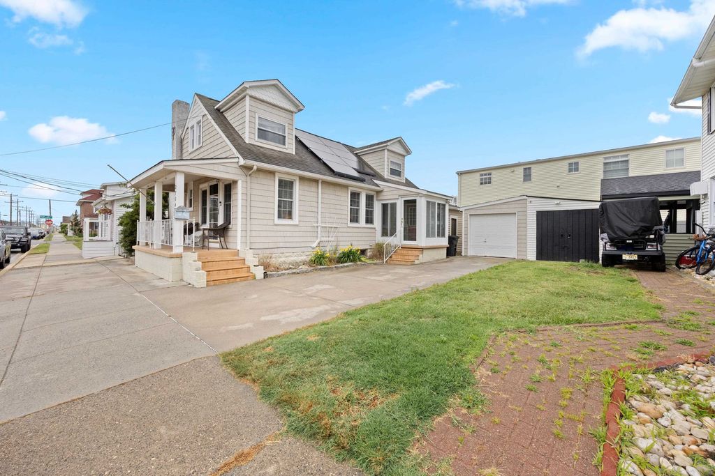 Photo of 2704 Hudson Avenue, Wildwood, NJ 08260 (MLS # 261694)