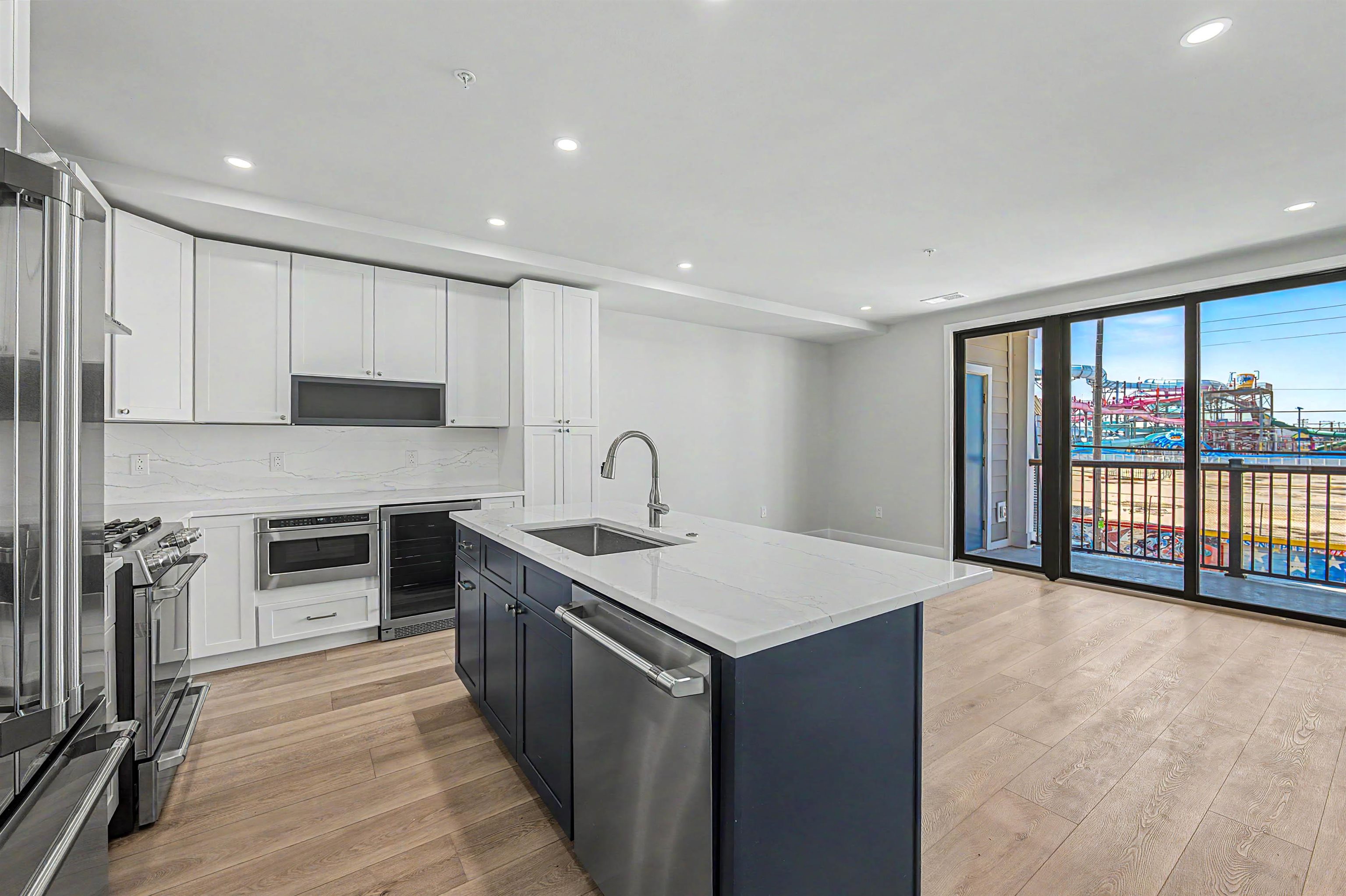 323 E Oak Avenue 103
