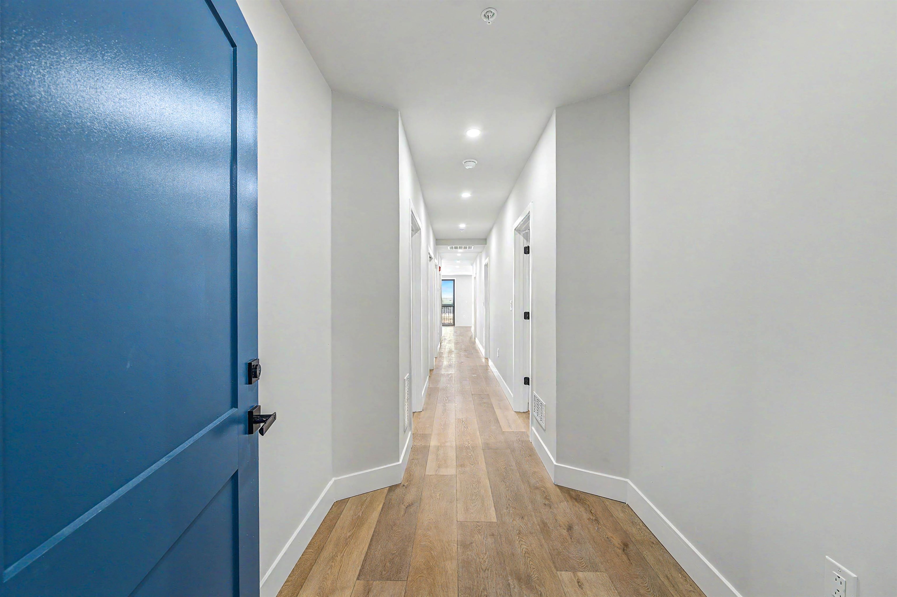 323 E Oak Avenue 103