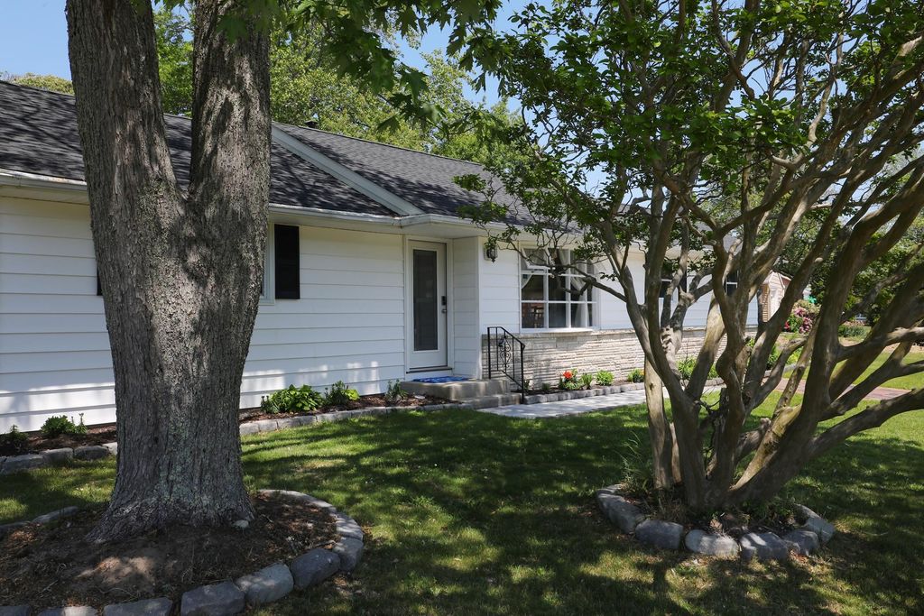 Photo of 503 Lincoln Boulevard, North Cape May, NJ 08204 (MLS # 261406)