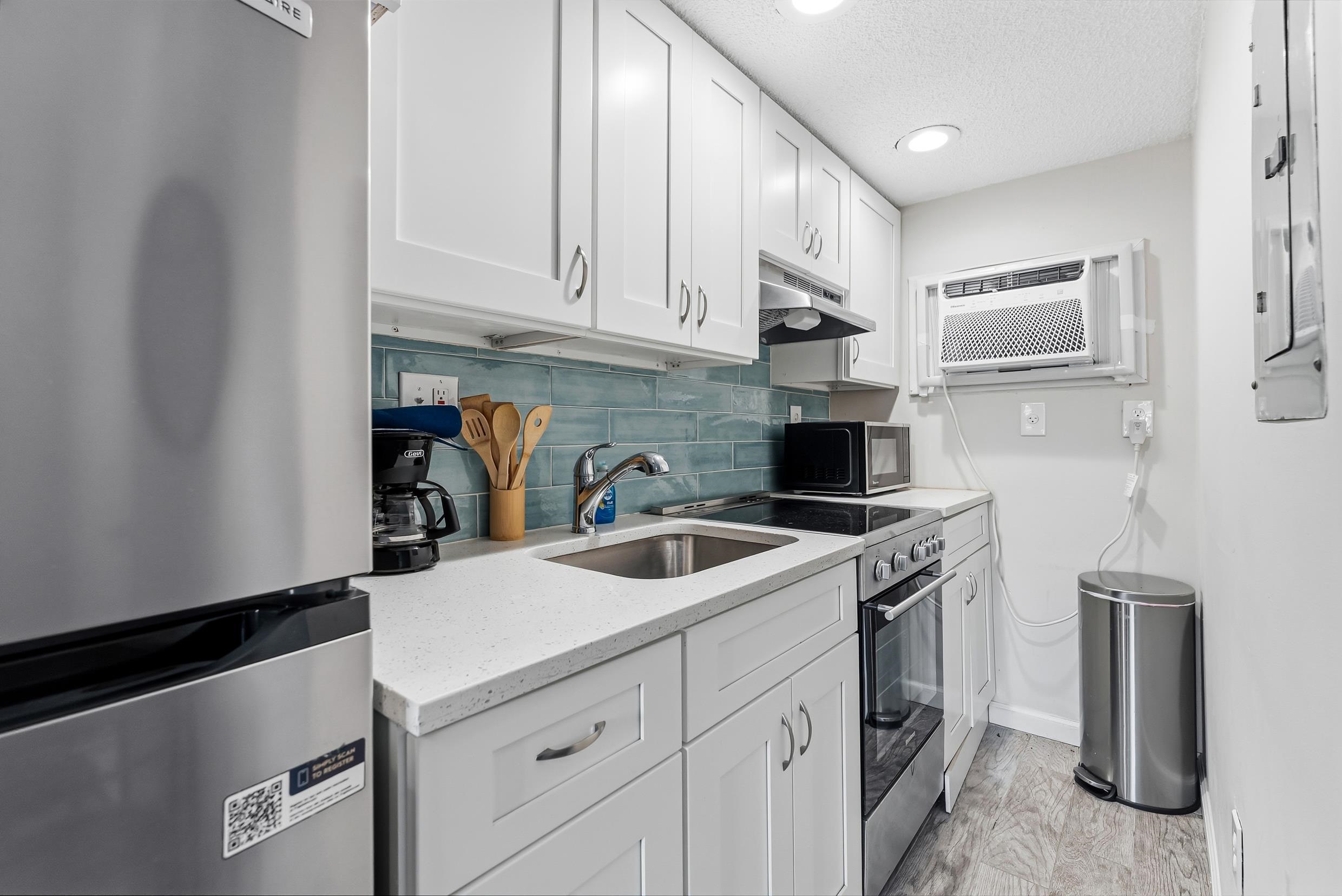 308 E Wildwood Avenue 202