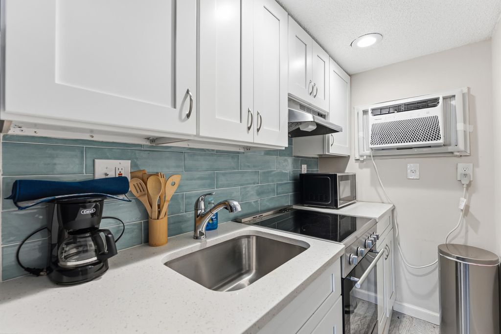 Photo of 308 E Wildwood Avenue #202, Wildwood, NJ 08260 (MLS # 261063)