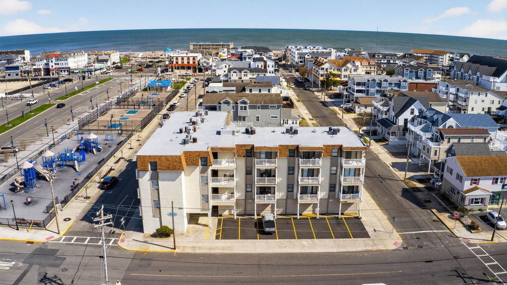 Photo of 147 42nd Street #306, Sea Isle City, NJ 08243 (MLS # 260912)