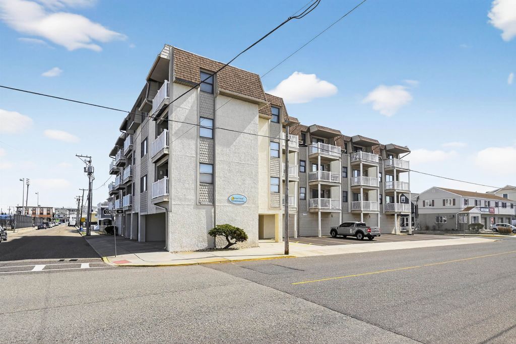 Photo of 147 42nd Street #306, Sea Isle City, NJ 08243 (MLS # 260912)