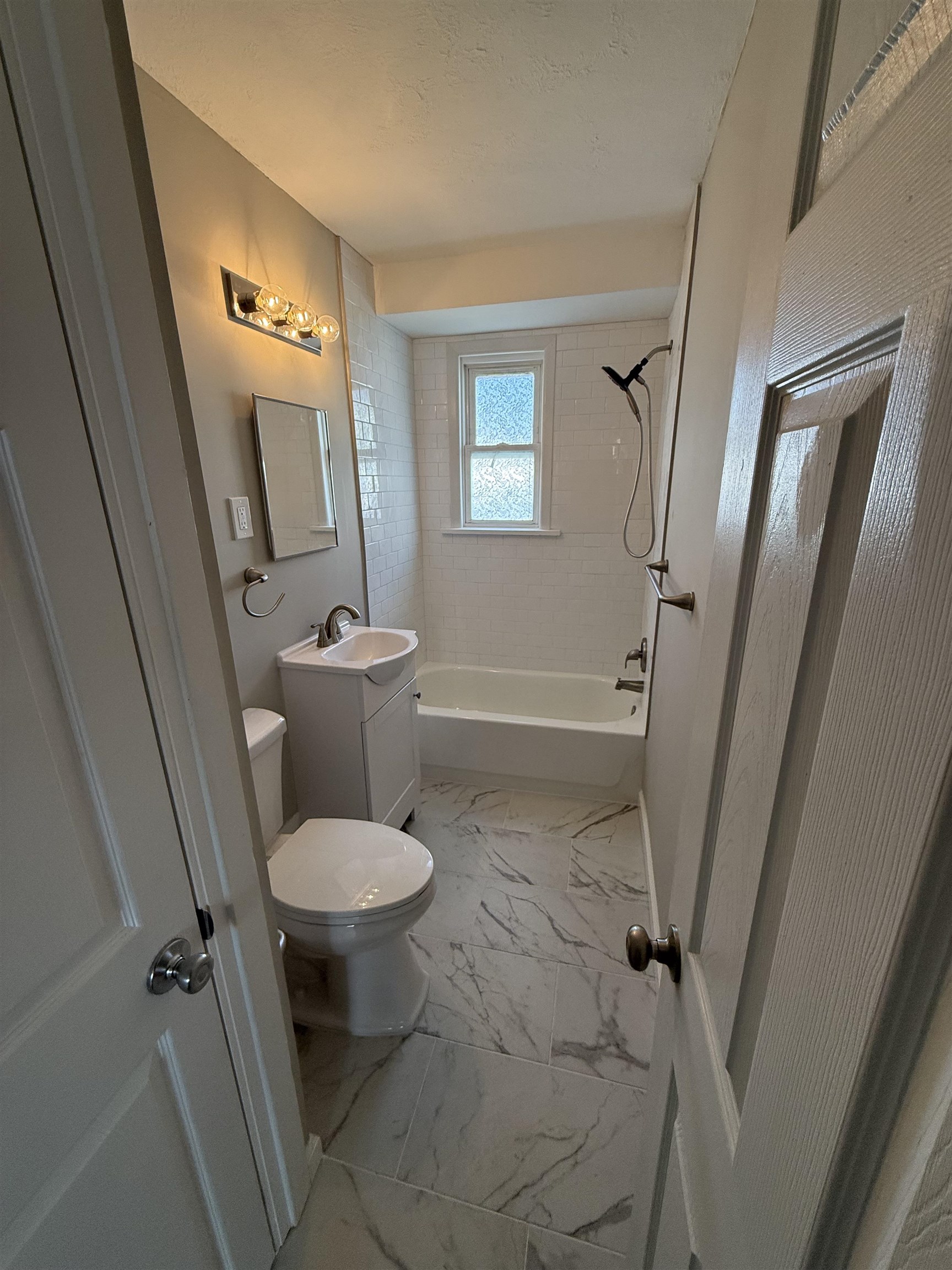 110 W Crocus Road 3