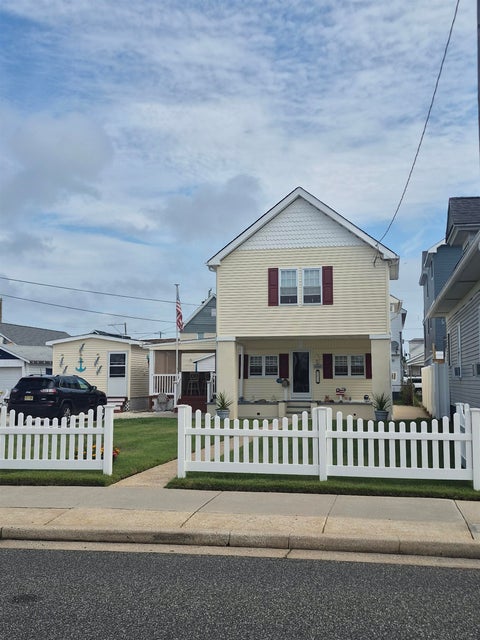 Homes For Sale - 311 W Glenwood Avenue<br/> Cape May County, Wildwood, NJ 08260