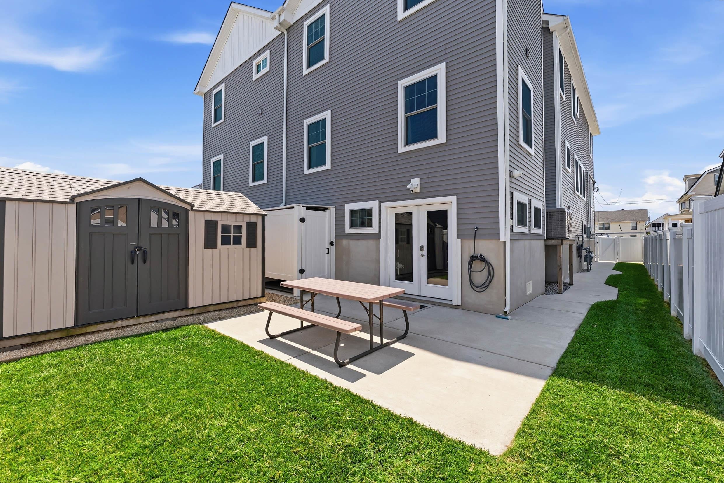 121 E 23rd Avenue 121