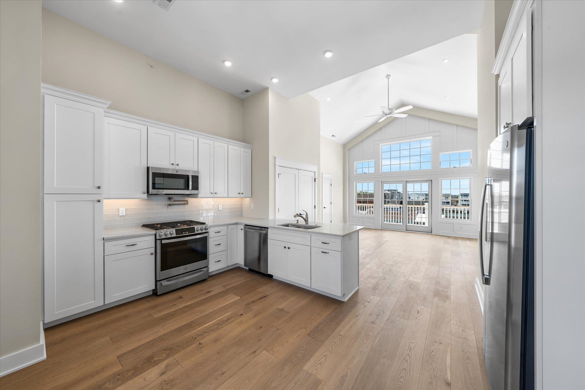310 42nd Place #202W, Sea Isle City, New Jersey image 4