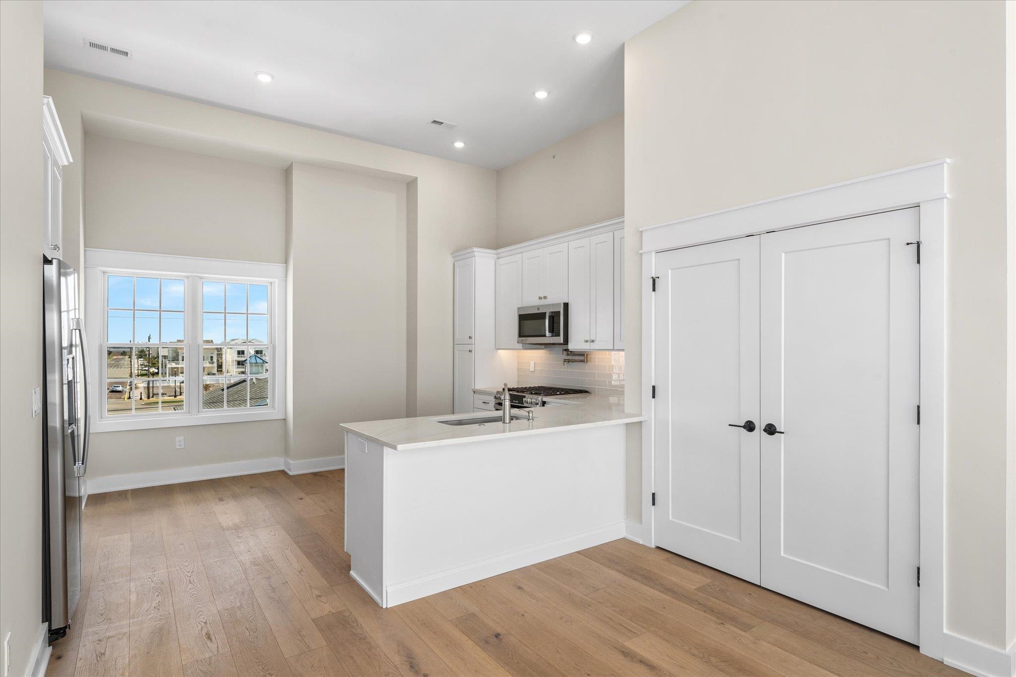 310 42nd Place #202W, Sea Isle City, New Jersey image 7