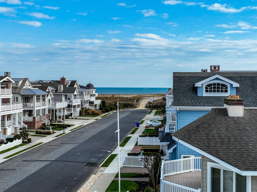 Photo of 10 E 14th Street, Avalon, NJ 08202 (MLS # 253414)