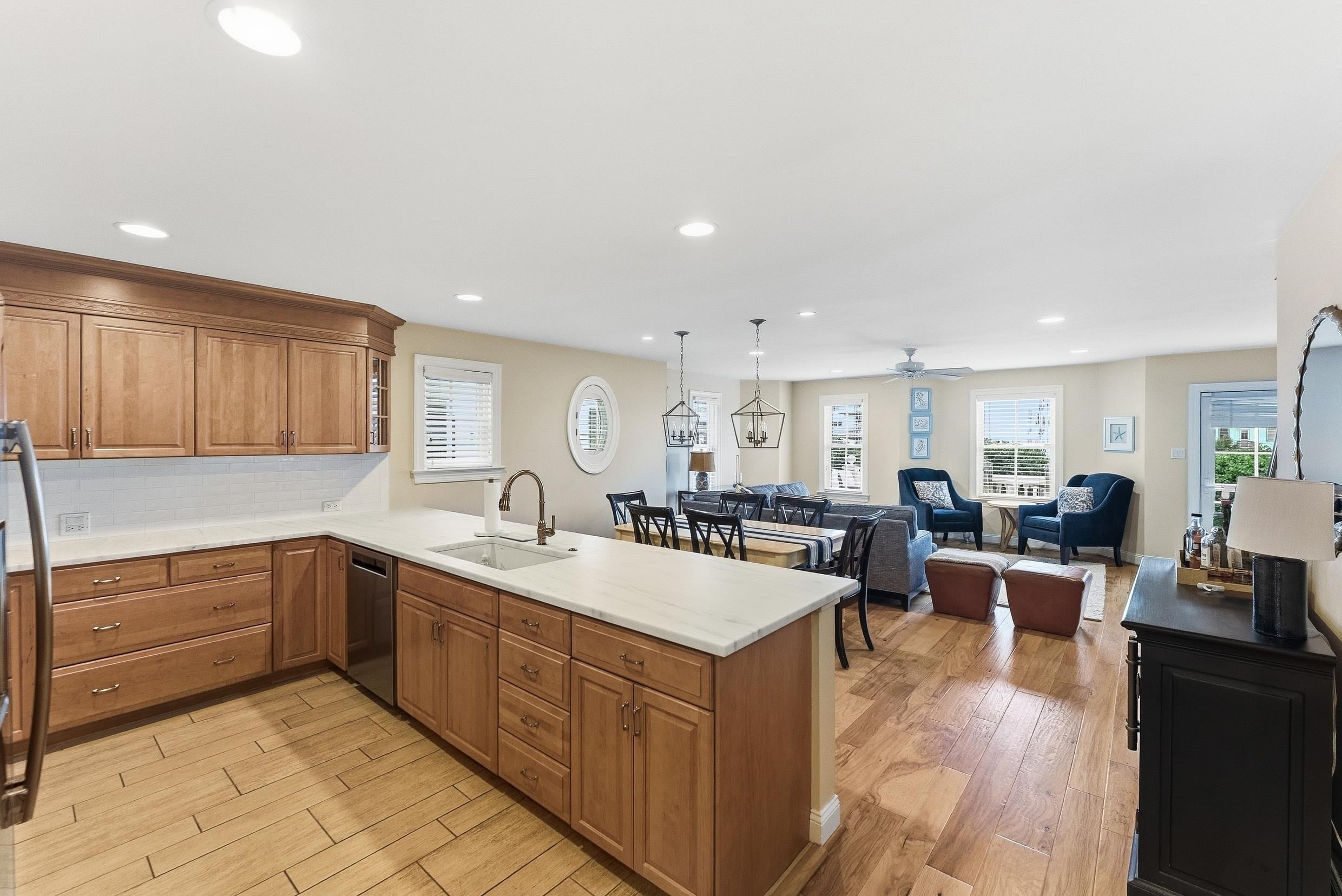 201 Beach Avenue 8