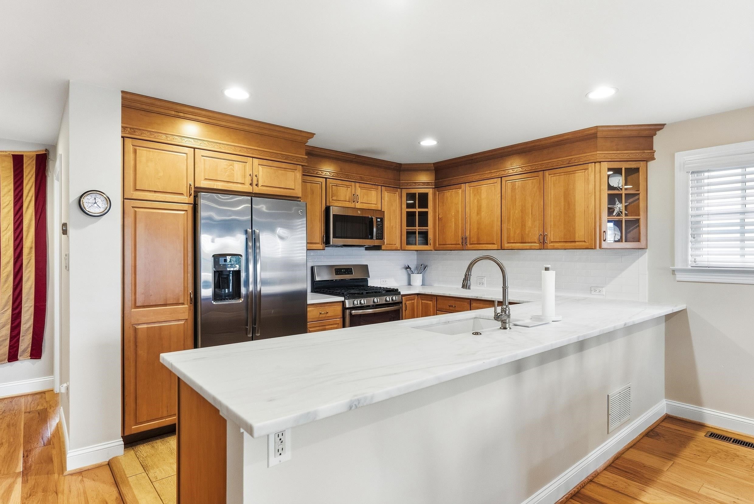 201 Beach Avenue 8