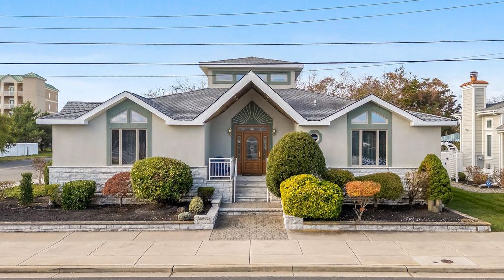 Photo of 9500 Seaview Avenue, Wildwood Crest, NJ 08260 (MLS # 253227)