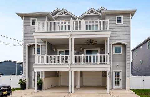Townhouse For Sale - 727 Spruce Avenue #B<br/> Cape May County, North Wildwood, NJ 08260