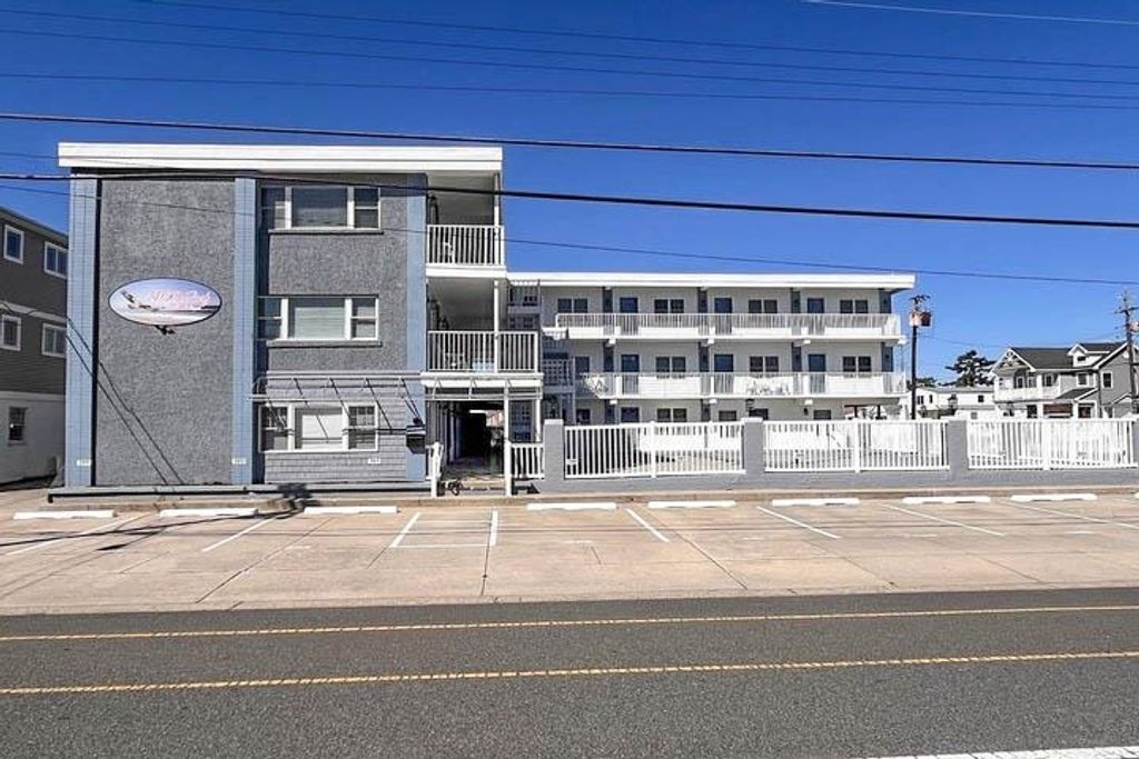 Photo of 1400 Surf Avenue #102, North Wildwood, NJ 08260 (MLS # 260346)