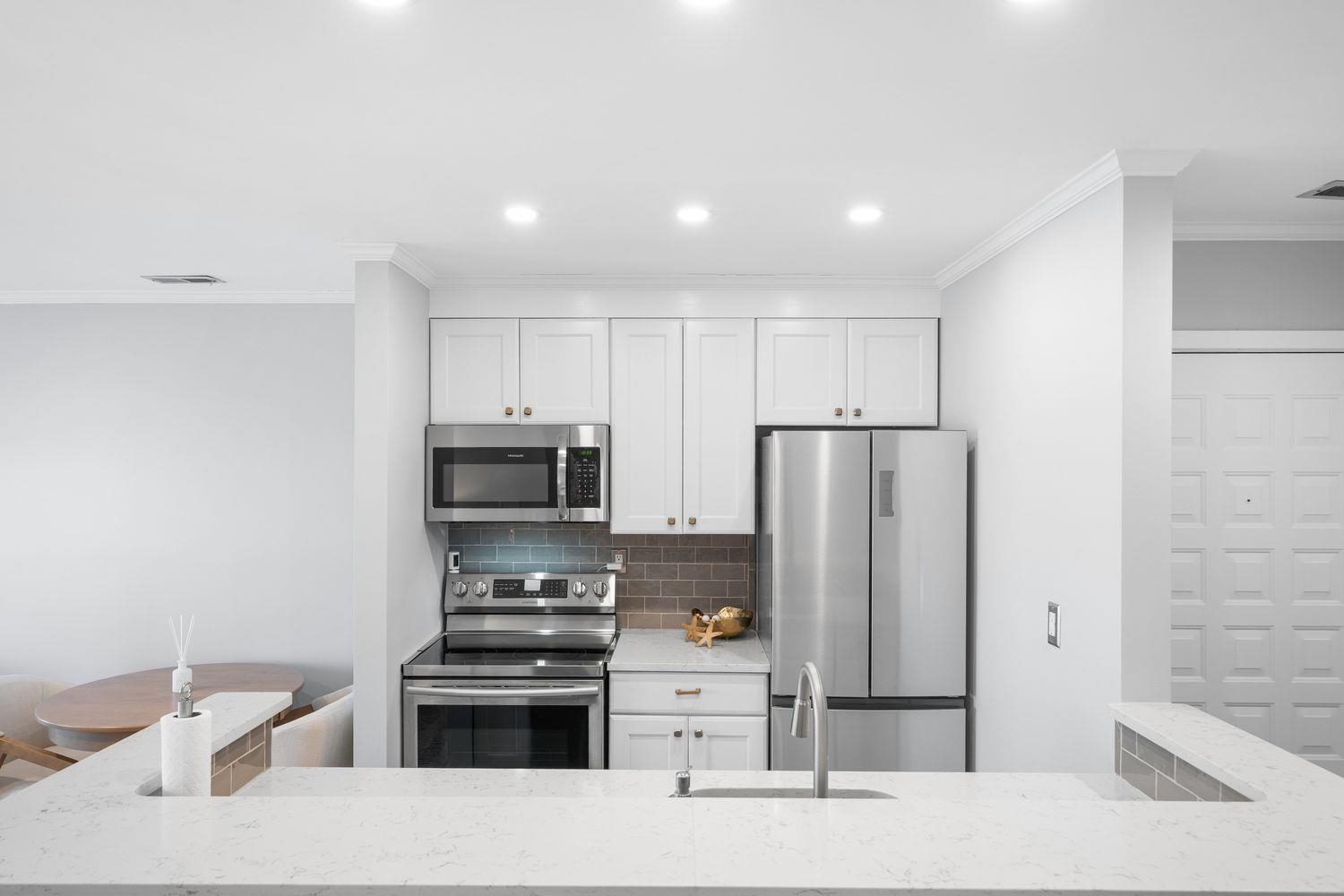8201 Third Avenue 22