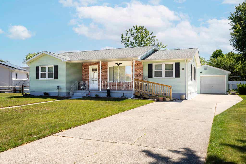 Photo of 1 Carriage Lane, Erma, NJ 08204 (MLS # 261095)