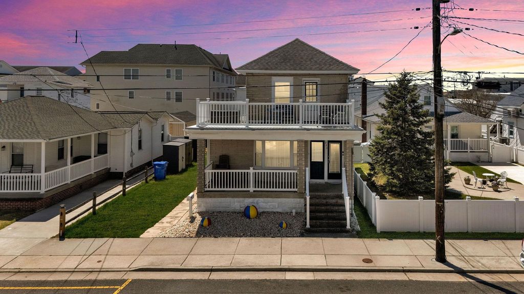 Photo of 220 E Leaming Avenue #1, Wildwood, NJ 08260 (MLS # 261016)