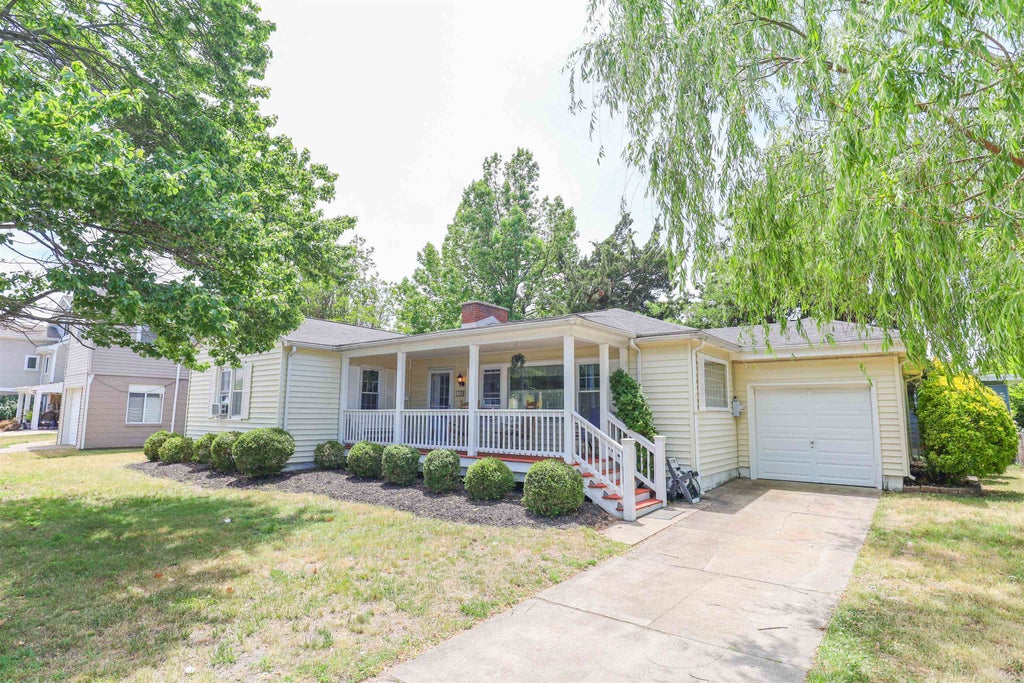 Photo of 150 W Leaming Avenue, Wildwood, NJ 08260 (MLS # 262679)