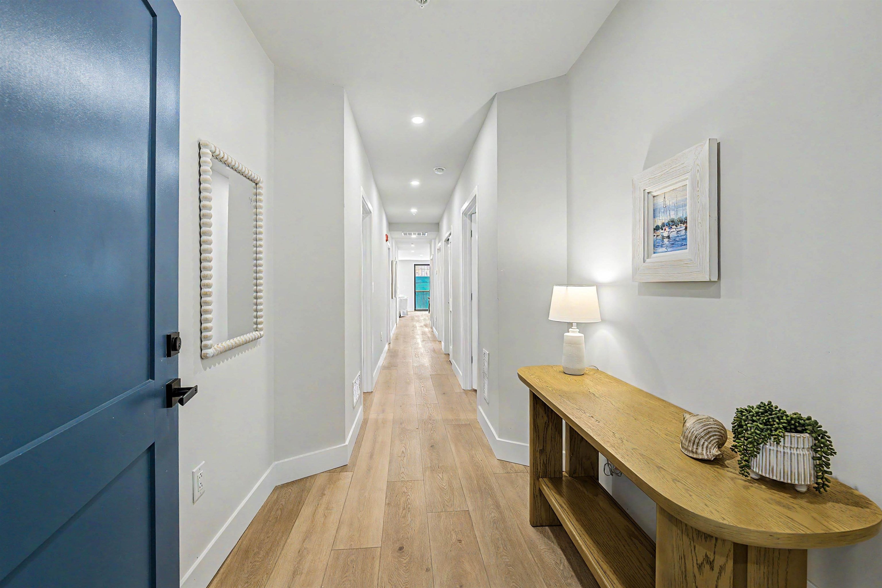 323 E Oak Avenue 101