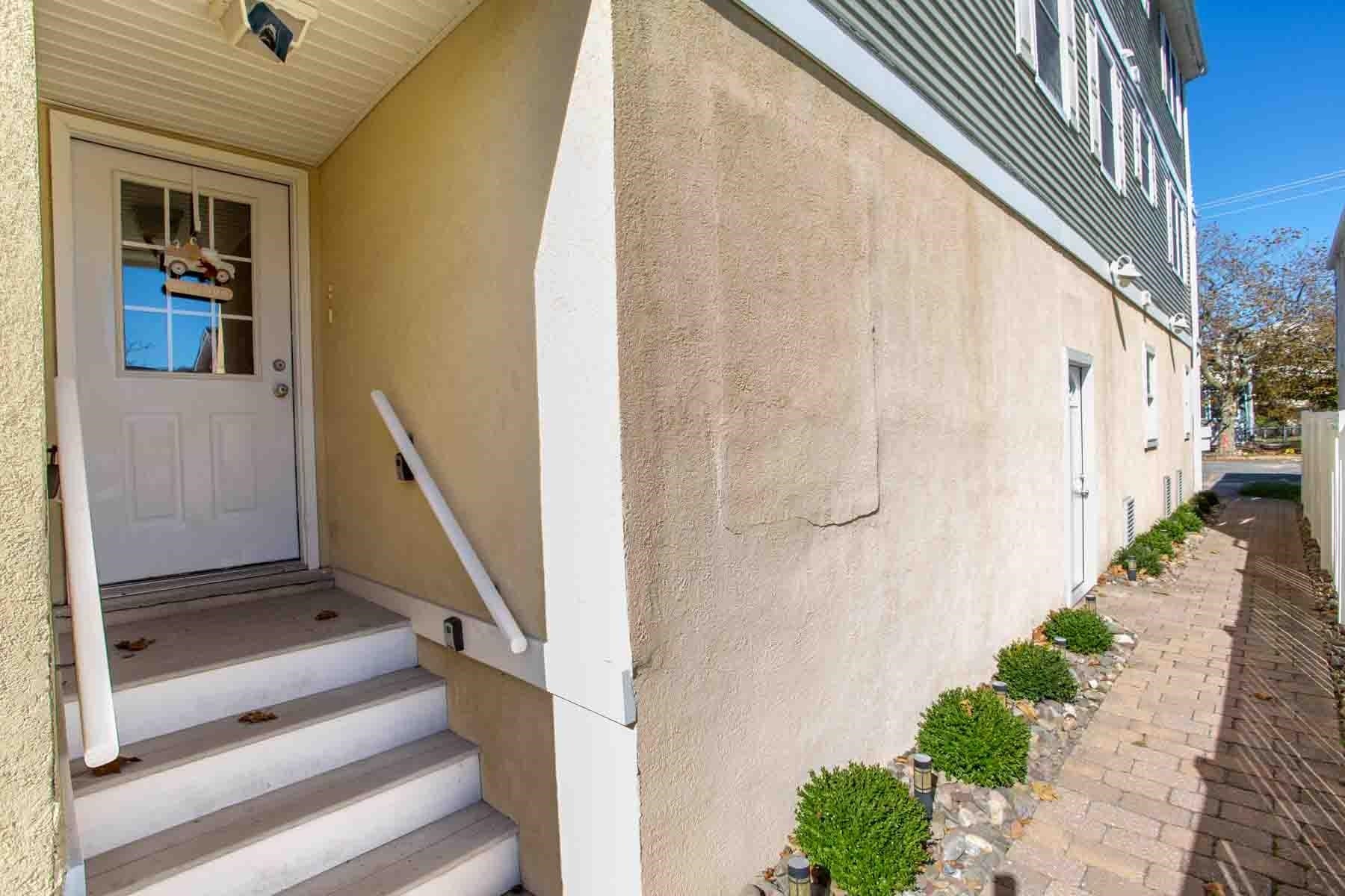 420 W Roberts Avenue C