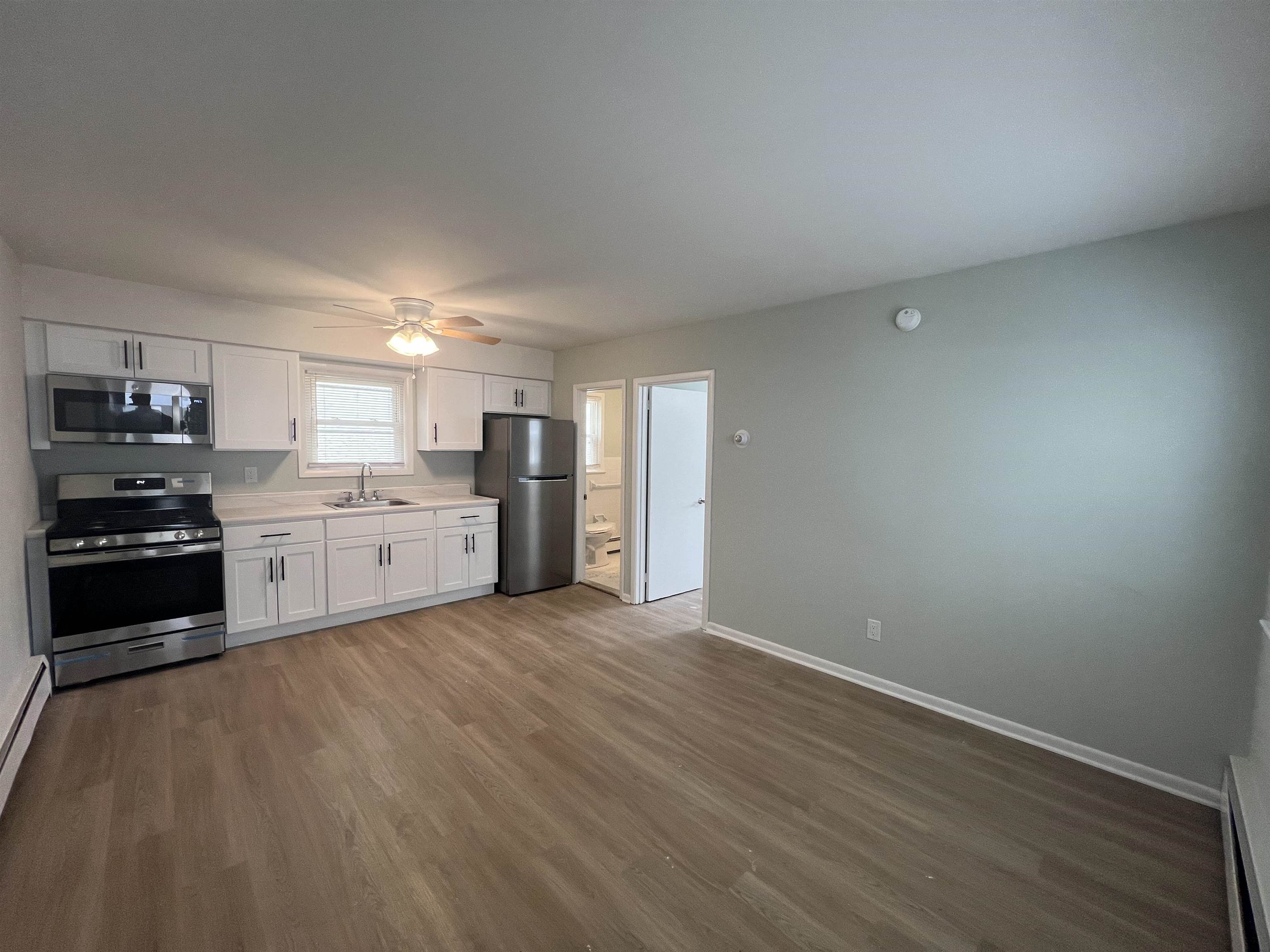 115 W Poplar Avenue